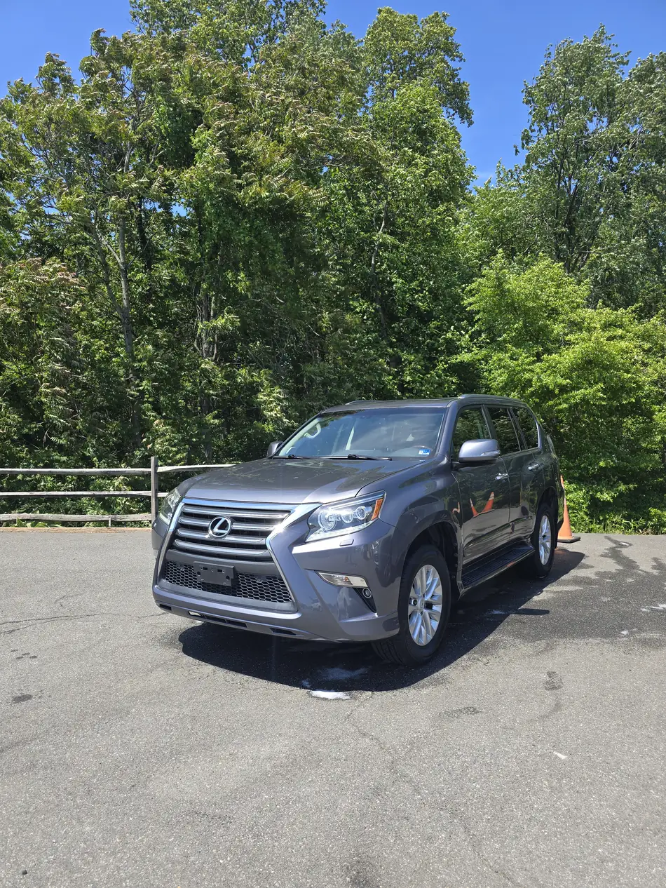 The same Lexus GX washed, dried and finished